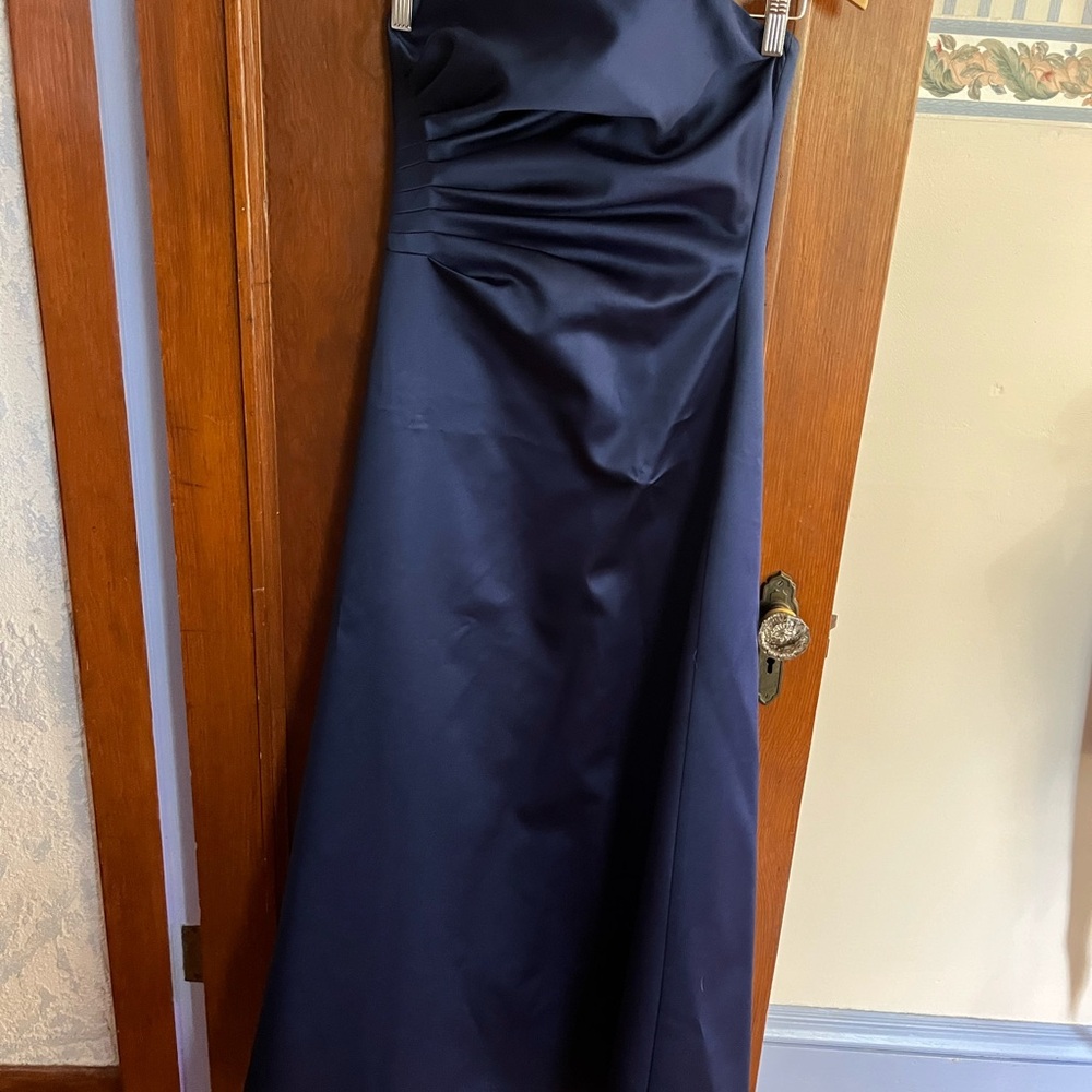 Elegant Navy Blue Strapless Gown